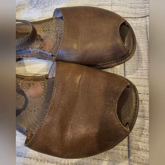 BOGS Size 8.5 Nashville Peep Toe Sandals Soft Leather with Ankle Strap Brown - Picture 2 of 7